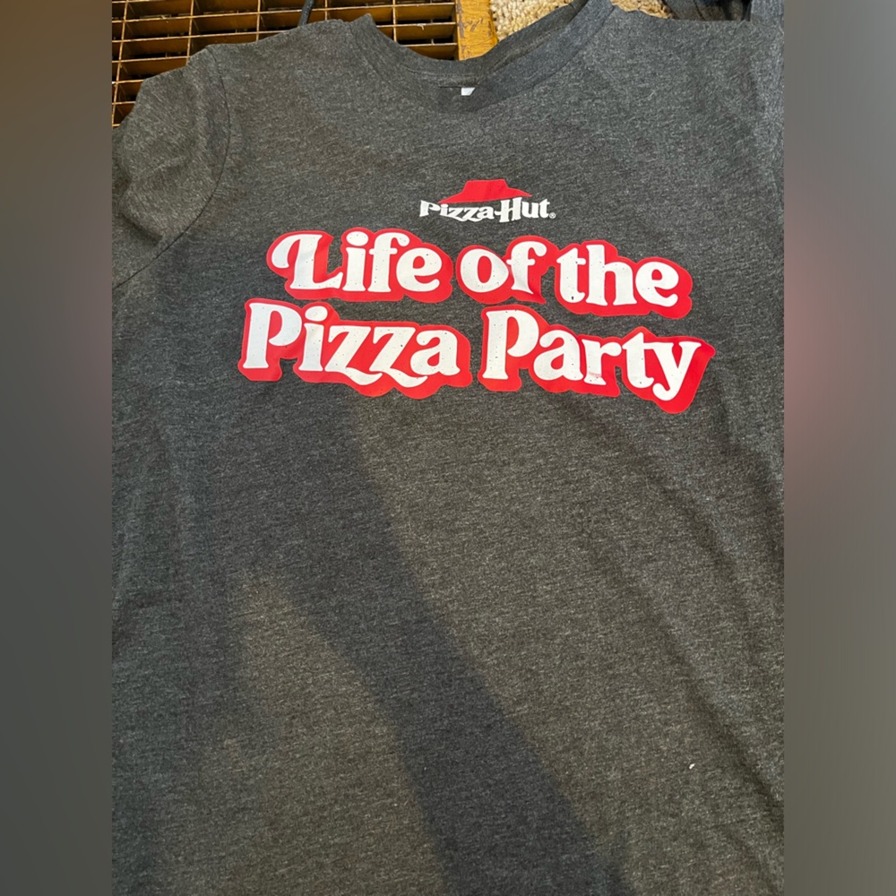 Pizza Hut employee shirt! Size men’s small